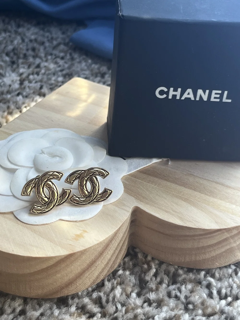 Vintage Chanel Gold-Tone CC  Quilted Earrings - Gold